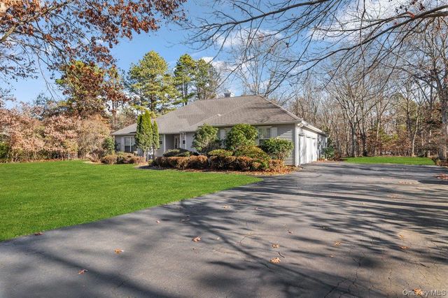 11 Moran Court, Manorville, NY 11949