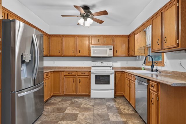 8448 Centaur Drive, Machesney Park, IL 61115