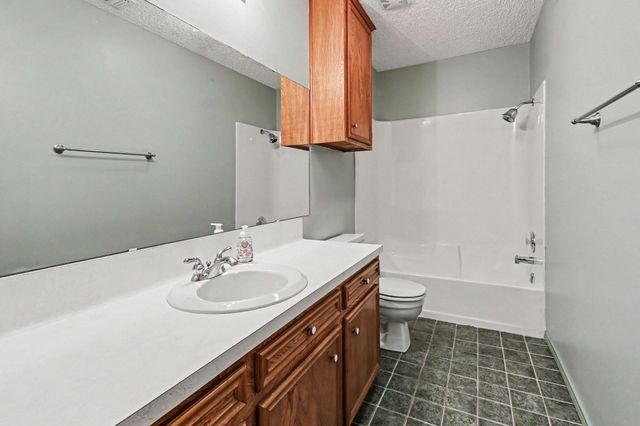 913 Cannan Drive, Angleton, TX 77515
