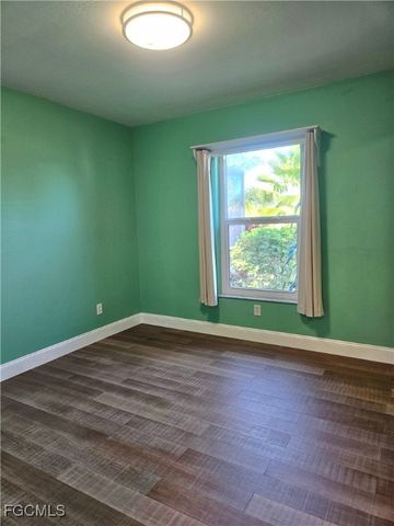 2537 SW 29th TER, Cape Coral, FL 33914