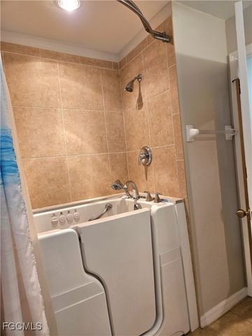 2537 SW 29th TER, Cape Coral, FL 33914