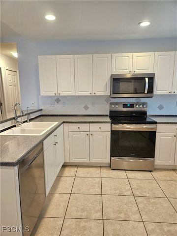 2537 SW 29th TER, Cape Coral, FL 33914