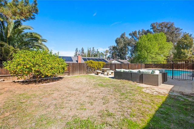 1320 W Fern, Redlands, CA 92373