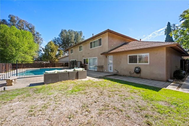 1320 W Fern, Redlands, CA 92373