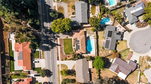 1320 W Fern, Redlands, CA 92373