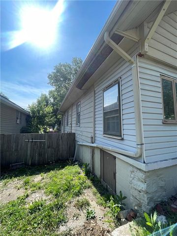 1818 S Overton Avenue, Independence, MO 64052
