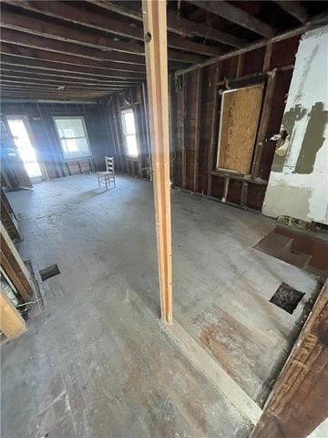 1818 S Overton Avenue, Independence, MO 64052