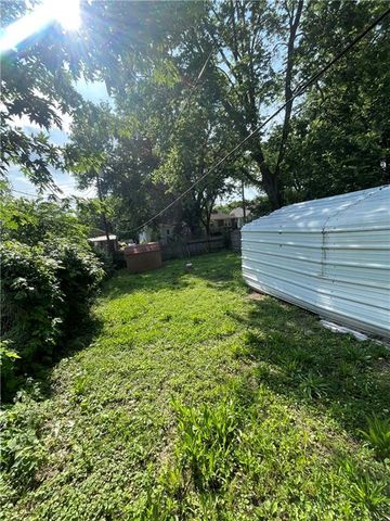1818 S Overton Avenue, Independence, MO 64052
