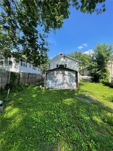 1818 S Overton Avenue, Independence, MO 64052