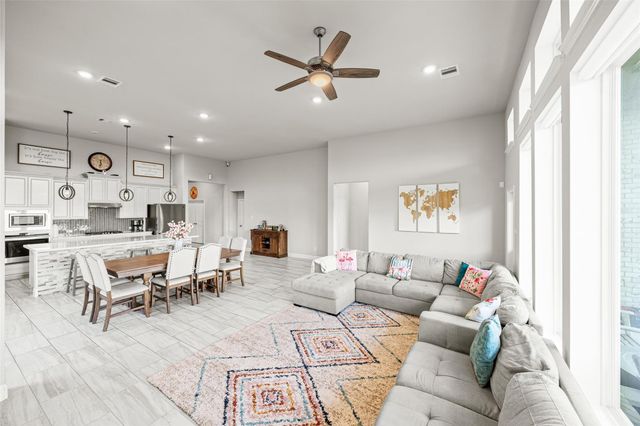 18931 Lynnwood Crest Drive, Manvel, TX 77578