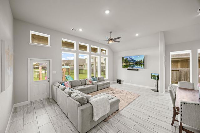 18931 Lynnwood Crest Drive, Manvel, TX 77578