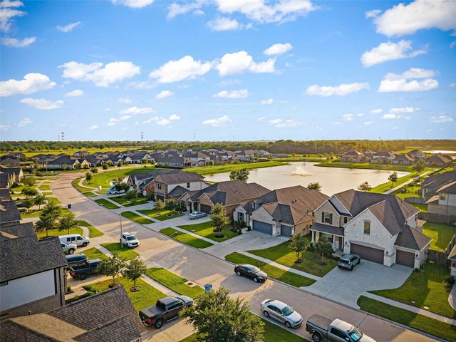 18931 Lynnwood Crest Drive, Manvel, TX 77578