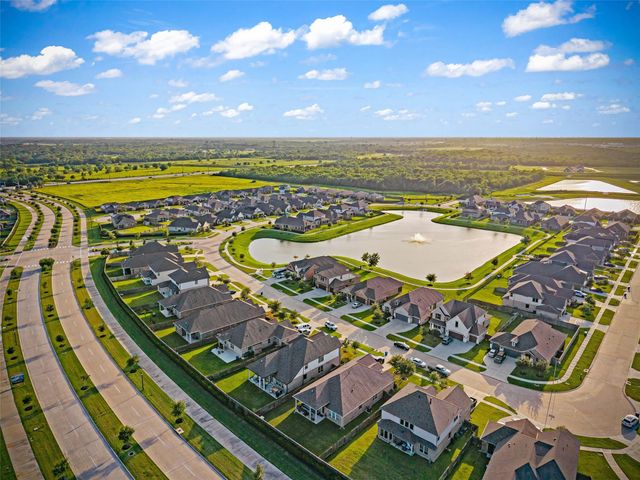 18931 Lynnwood Crest Drive, Manvel, TX 77578