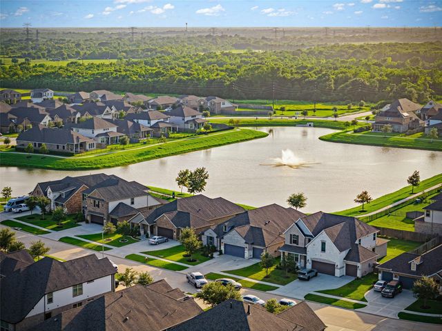 18931 Lynnwood Crest Drive, Manvel, TX 77578