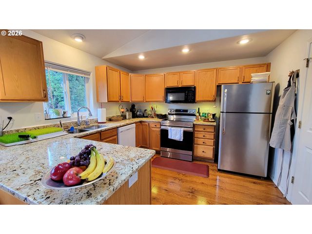 3291 OSAGE St, Springfield, OR 97478