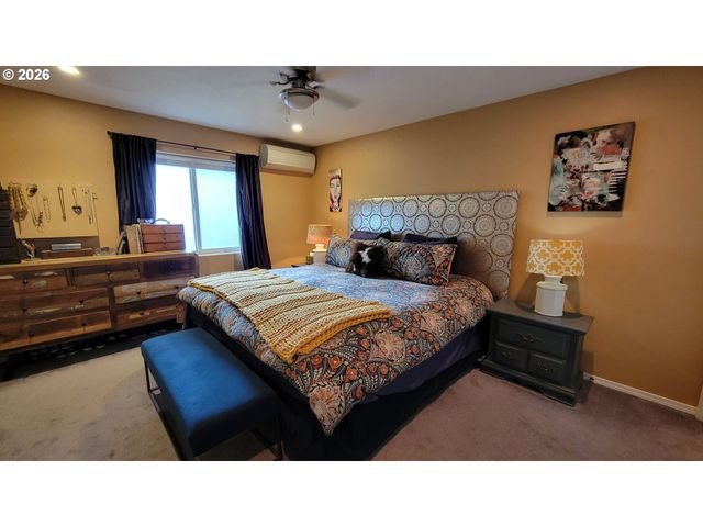 3291 OSAGE St, Springfield, OR 97478