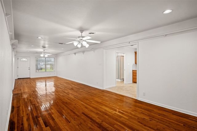219 W Wilson Avenue, Sherman, TX 75090