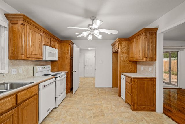 219 W Wilson Avenue, Sherman, TX 75090