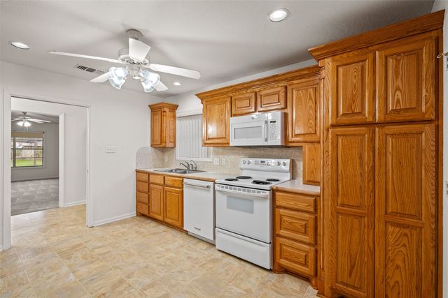 219 W Wilson Avenue, Sherman, TX 75090