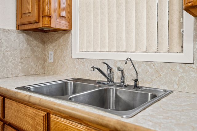 219 W Wilson Avenue, Sherman, TX 75090