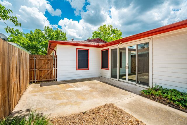 219 W Wilson Avenue, Sherman, TX 75090