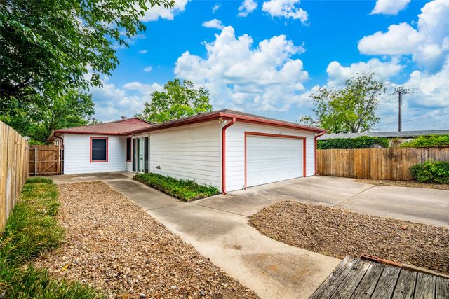 219 W Wilson Avenue, Sherman, TX 75090