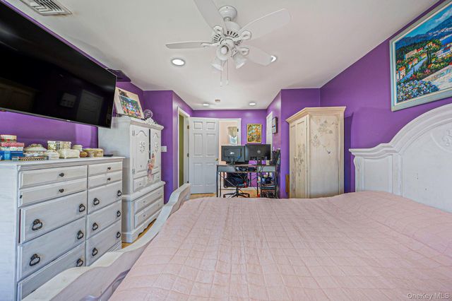 61 N Ocean Avenue, Islip, NY 11751