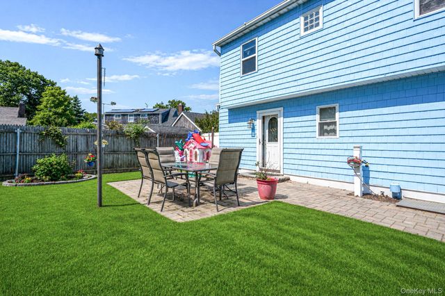 61 N Ocean Avenue, Islip, NY 11751