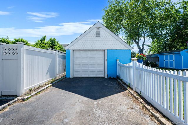 61 N Ocean Avenue, Islip, NY 11751