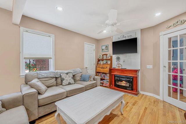 61 N Ocean Avenue, Islip, NY 11751