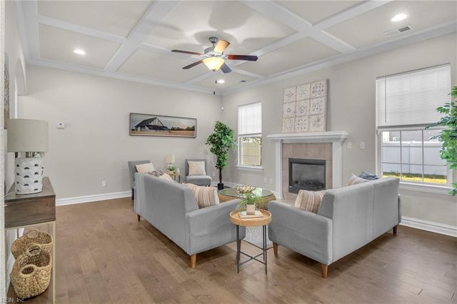 225 Creston CT, Chesapeake, VA 23323