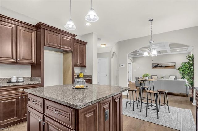 225 Creston CT, Chesapeake, VA 23323