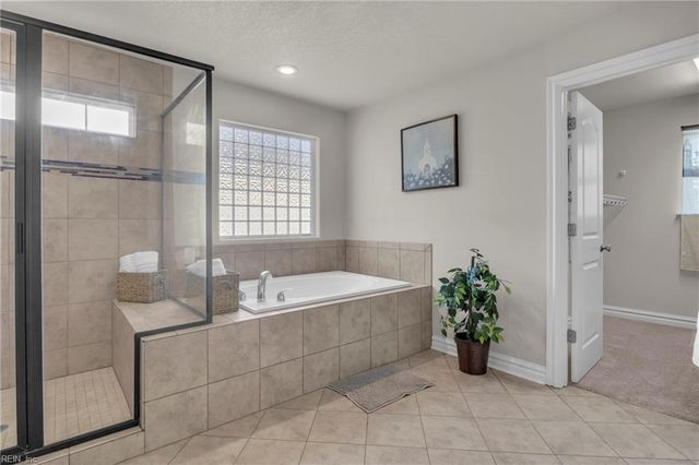 225 Creston CT, Chesapeake, VA 23323