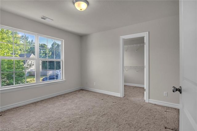 225 Creston CT, Chesapeake, VA 23323