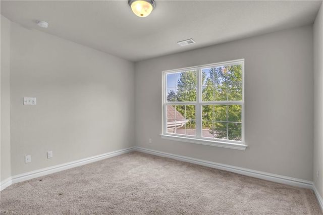 225 Creston CT, Chesapeake, VA 23323