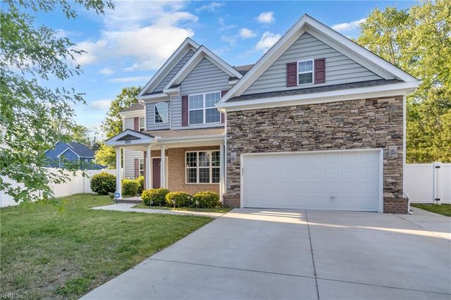 225 Creston CT, Chesapeake, VA 23323