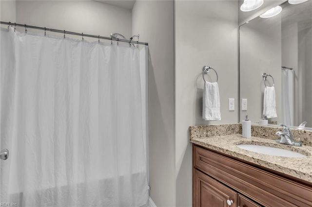 225 Creston CT, Chesapeake, VA 23323