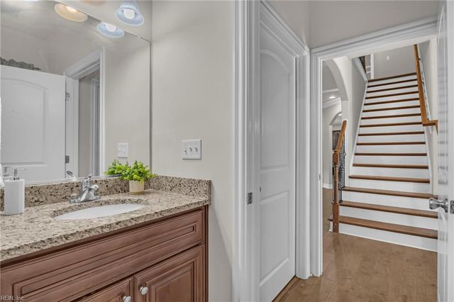 225 Creston CT, Chesapeake, VA 23323