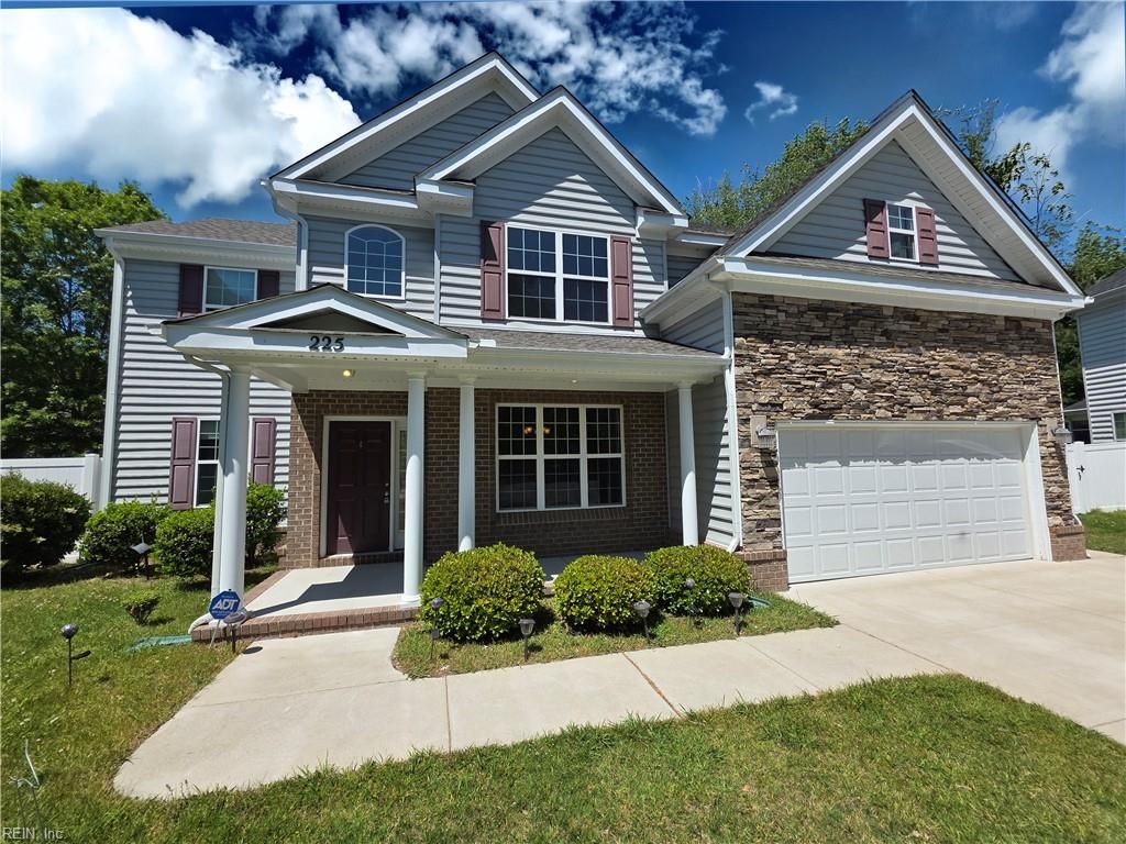 225 Creston CT, Chesapeake, VA 23323