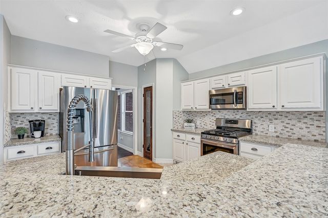 13906 Aspen Knoll Court, Houston, TX 77059