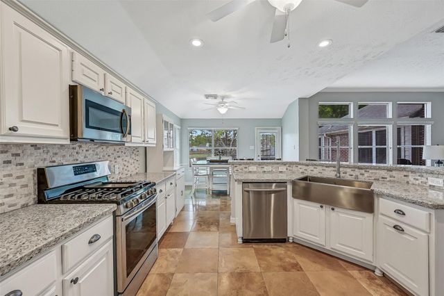 13906 Aspen Knoll Court, Houston, TX 77059