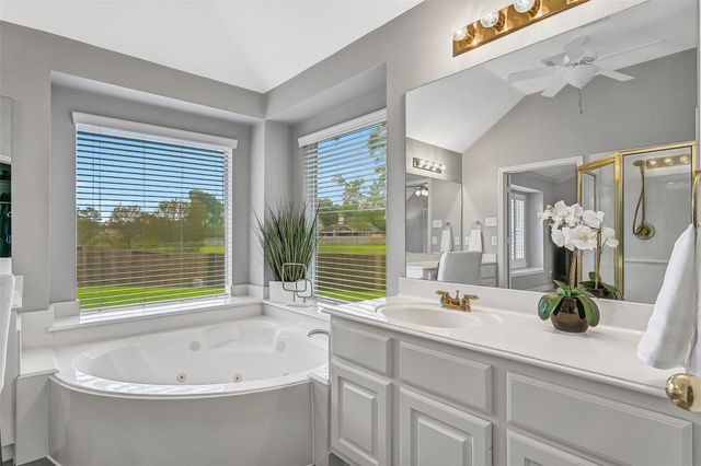 13906 Aspen Knoll Court, Houston, TX 77059