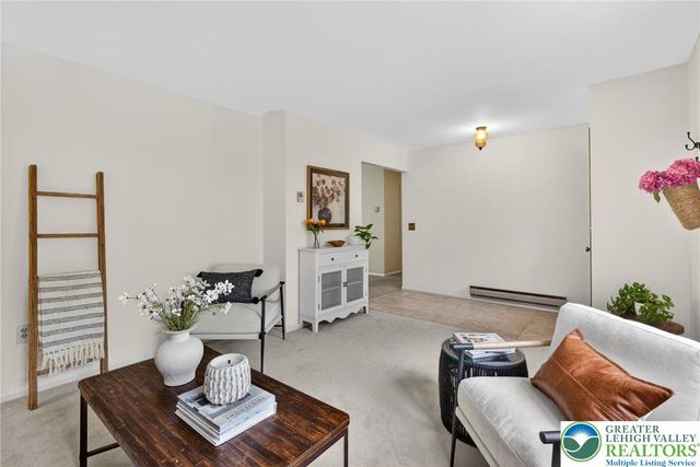 1524 Magnolia Drive, Upper Macungie Twp, PA 18069