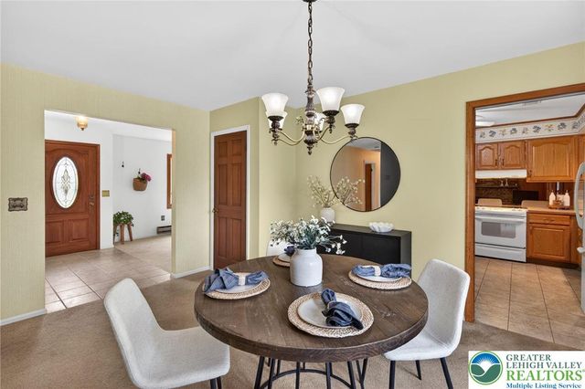 1524 Magnolia Drive, Upper Macungie Twp, PA 18069