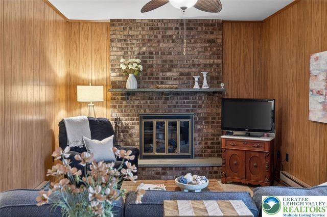1524 Magnolia Drive, Upper Macungie Twp, PA 18069