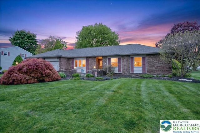 1524 Magnolia Drive, Upper Macungie Twp, PA 18069
