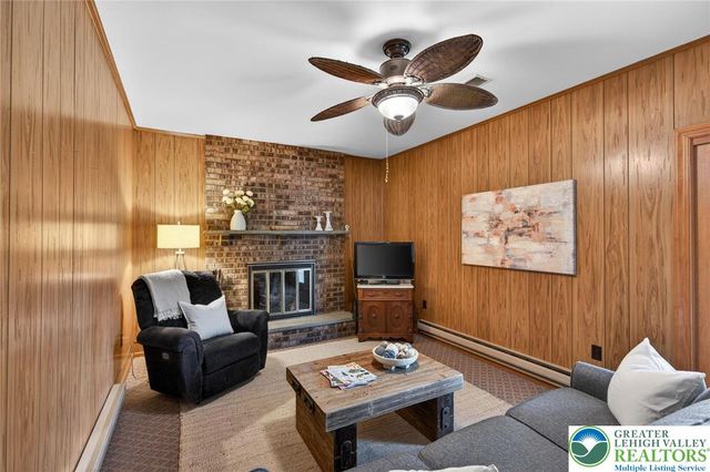 1524 Magnolia Drive, Upper Macungie Twp, PA 18069