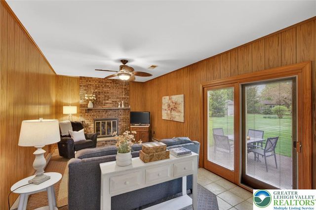 1524 Magnolia Drive, Upper Macungie Twp, PA 18069
