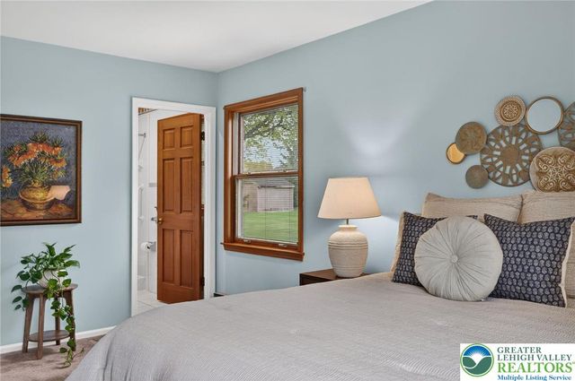 1524 Magnolia Drive, Upper Macungie Twp, PA 18069