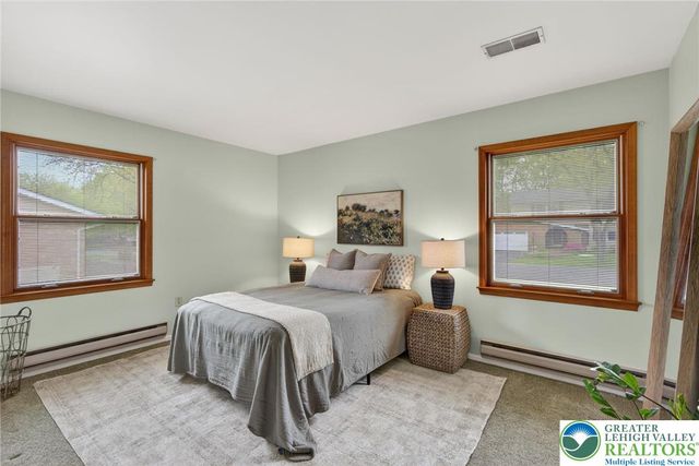 1524 Magnolia Drive, Upper Macungie Twp, PA 18069